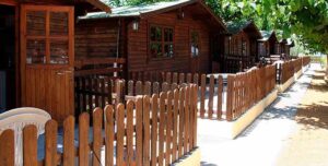 Cabañas de madera en la Vall de Albaida